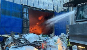 Mersin’de geri dönüşüm tesisinde yangın